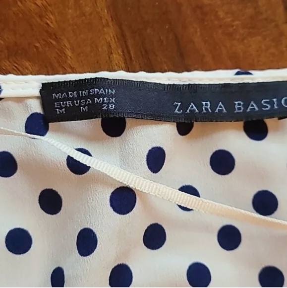 Zara White Polka-dot Top Blouse with Flutter Sleevs ASO Kate Middleton - Picture 4 of 12